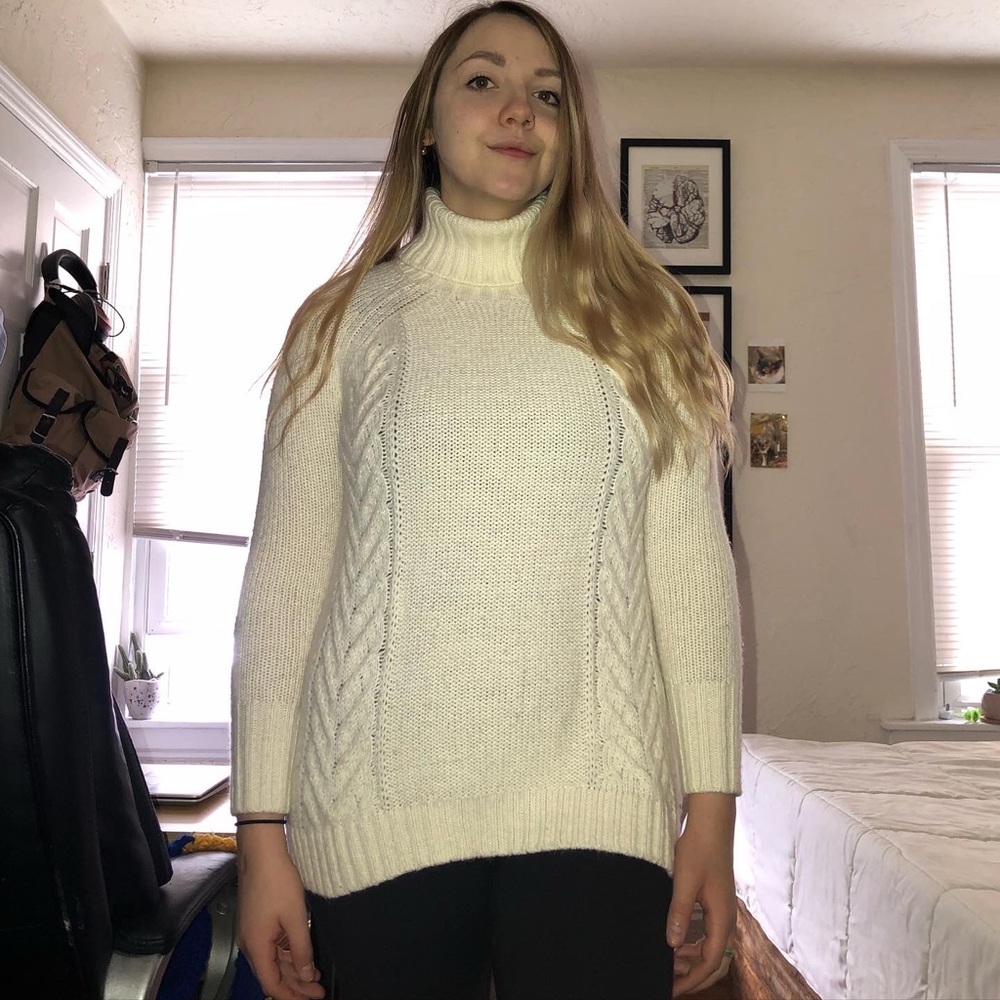 American Eagle White Turtleneck Sweater